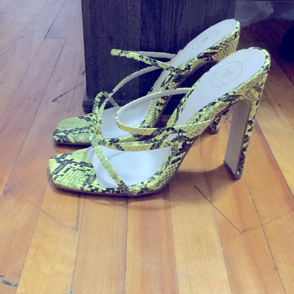 Hello - Picture 2 of 4